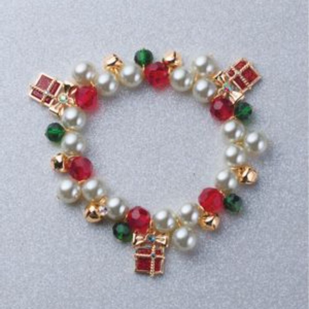 Avon Holiday Pearly Wrapped Earrings and Bracelet Set NEW